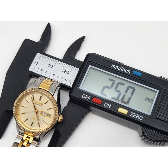 Vinatge Citizen Quartz Women’s Watch Day/Date Two Tone Silver/Gold -New Battery - Picture 7 of 9